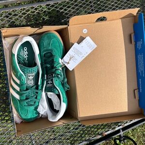 adidas Gazelle Indoor Shoes - Blue and White